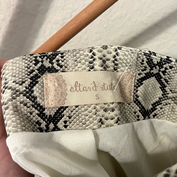 Altar’d State Snakeskin Print Mini Skirt in Beige Size Small - Picture 5 of 5
